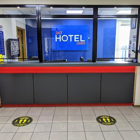 247Hotel.Com Олдем Екстер'єр фото