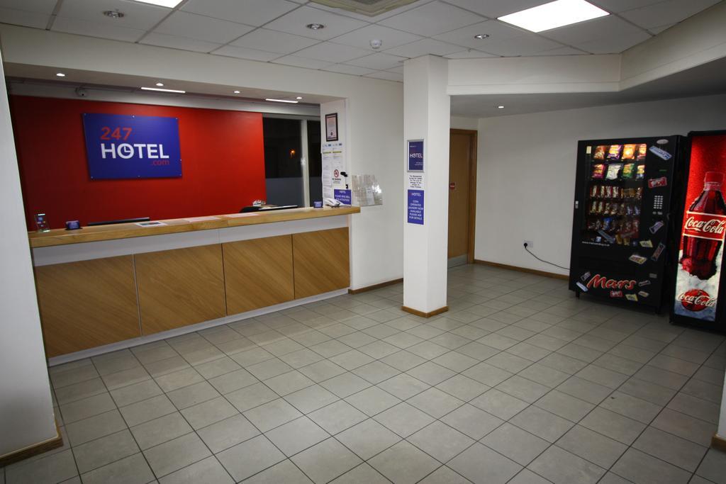 247Hotel.Com Олдем Екстер'єр фото