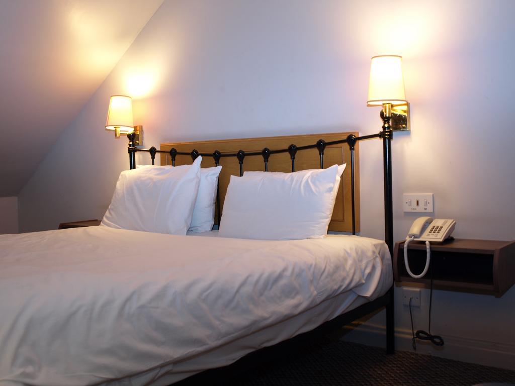 247Hotel.Com Олдем Екстер'єр фото