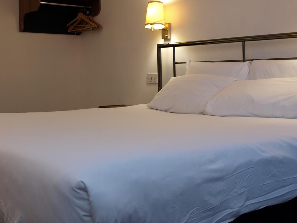 247Hotel.Com Олдем Екстер'єр фото